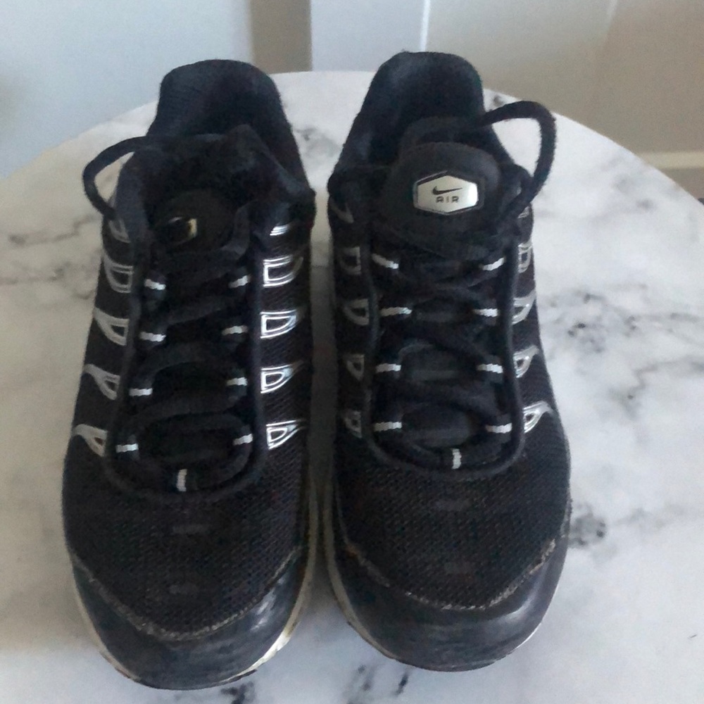 Air Max Plus - Picture 2 of 5